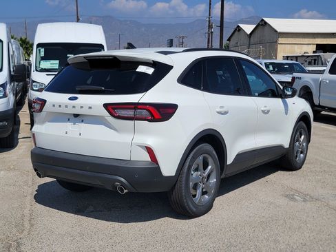 New 2025 Ford Escape ST-Line w/ Tech Pack #1 FWD image 4