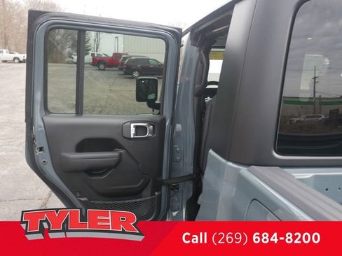 New 2026 Jeep Gladiator Sport image 20