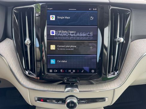 Used 2023 Volvo XC60 B5 Plus w/ Protection Package Premier image 17