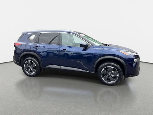 Used 2026 Nissan Rogue SV w/ SV Premium Package AWD/4WD image 3