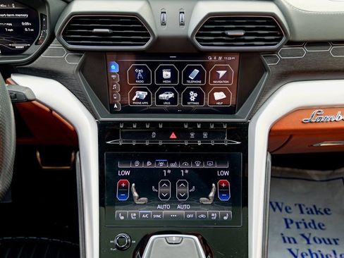 Used 2019 Lamborghini Urus Base image 48