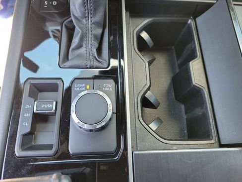 Used 2023 Toyota Tundra Platinum AWD/4WD image 32