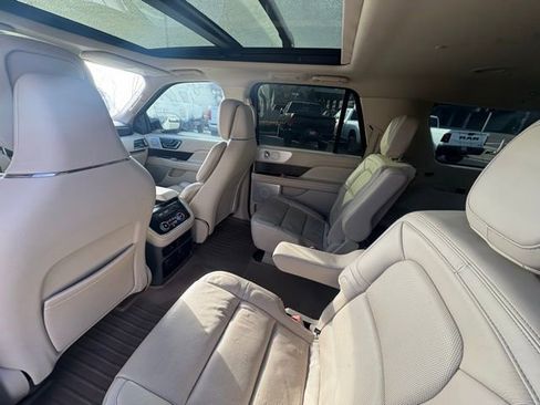 Used 2021 Lincoln Navigator L Reserve w/ Luxury Package image 24