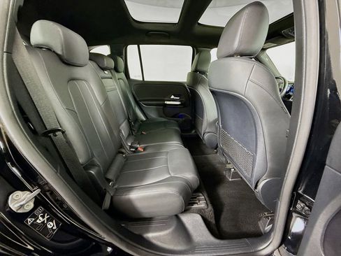 Used 2022 Mercedes-Benz GLB 250 image 25