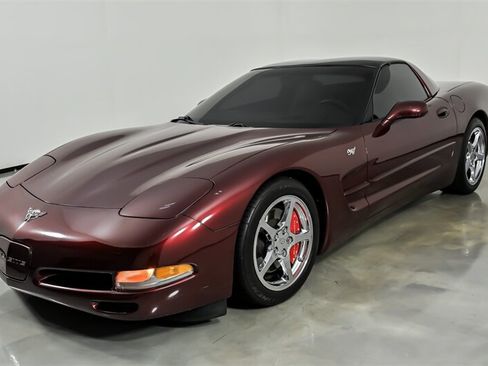 Used 2003 Chevrolet Corvette Coupe w/ Preferred Equipment Group RWD image 5