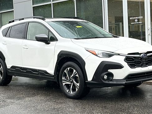 Used 2024 Subaru Crosstrek 2.0i Premium AWD/4WD image 2