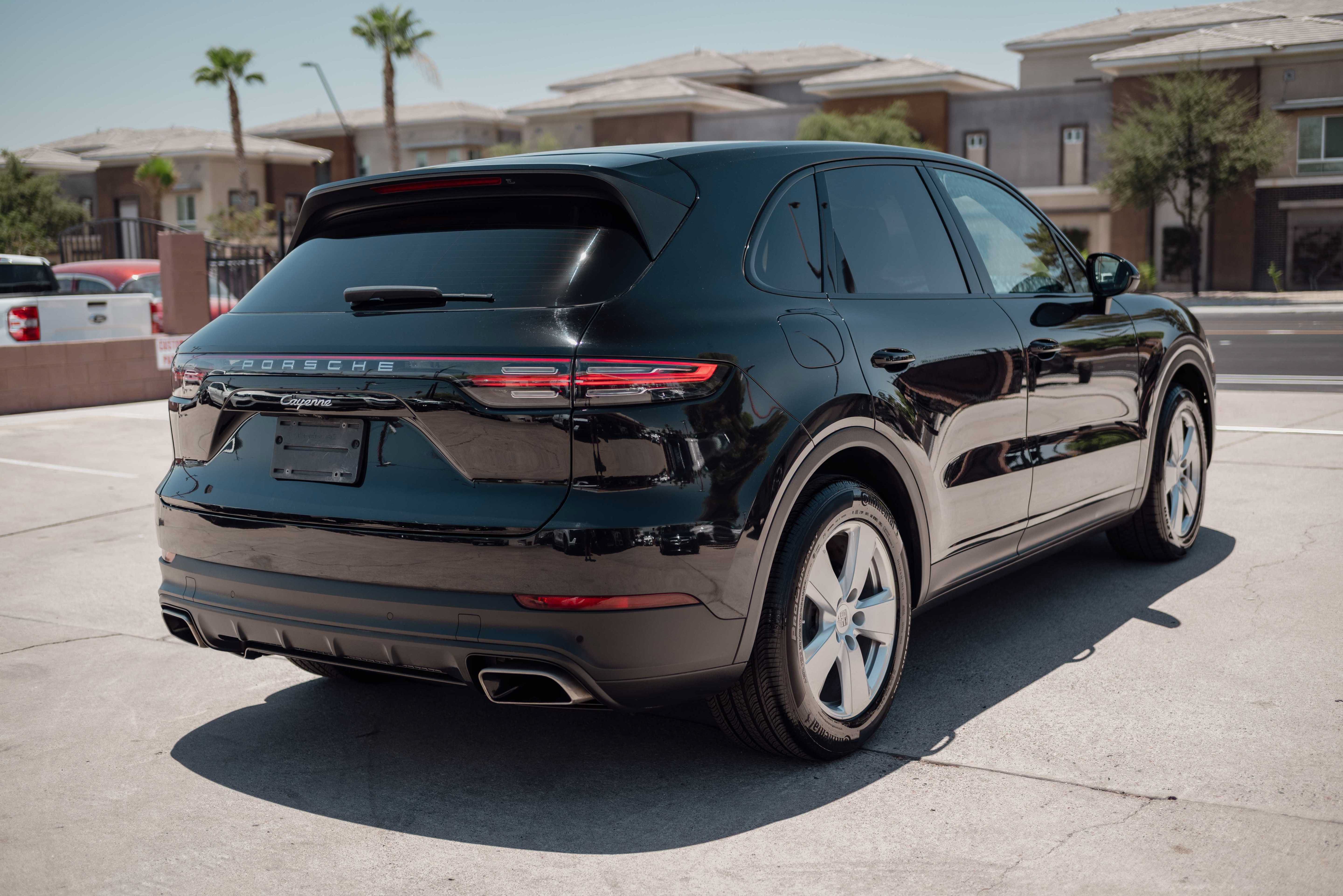 Used 2023 Porsche Cayenne AWD/4WD image 4