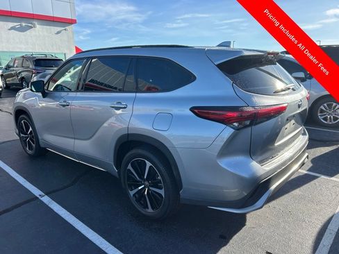 Used 2022 Toyota Highlander XSE FWD image 9