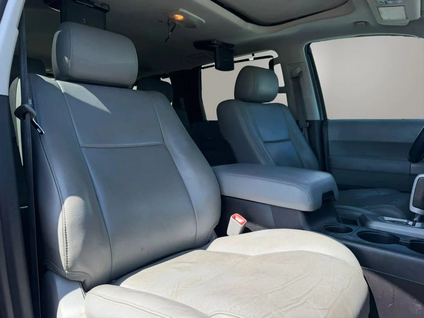 Used 2016 Toyota Sequoia Limited w/ Safety & Convenience Package AWD/4WD image 18