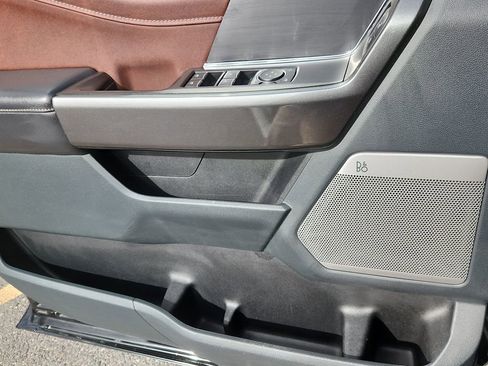 Used 2021 Ford F150 Lariat image 9