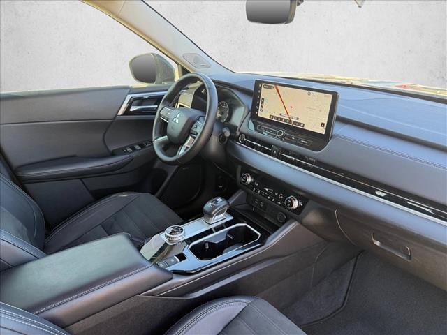 Used 2025 Mitsubishi Outlander SE FWD image 25