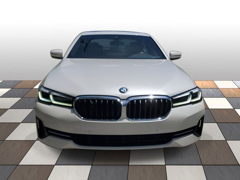Used 2022 BMW 530i xDrive w/ Convenience Package image 2