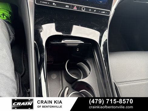 Used 2025 Mercedes-Benz GLC 300 4MATIC image 16