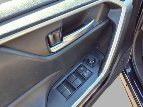 Used 2025 Toyota RAV4 XLE image 18