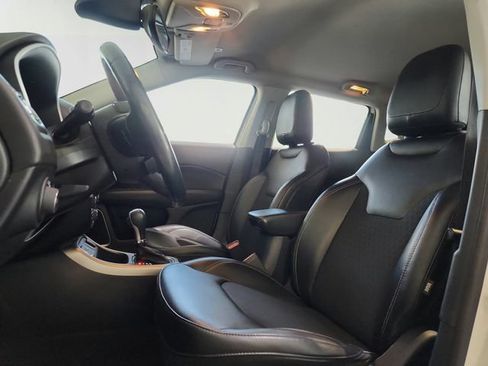 Used 2018 Jeep Compass Latitude w/ Popular Equipment Group FWD image 12