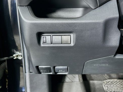 Used 2023 Toyota RAV4 LE AWD/4WD image 16