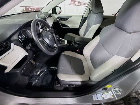Certified 2021 Toyota RAV4 XLE image 25
