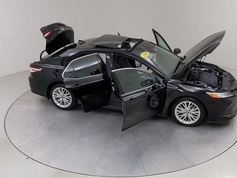 Used 2018 Toyota Camry XLE FWD image 47
