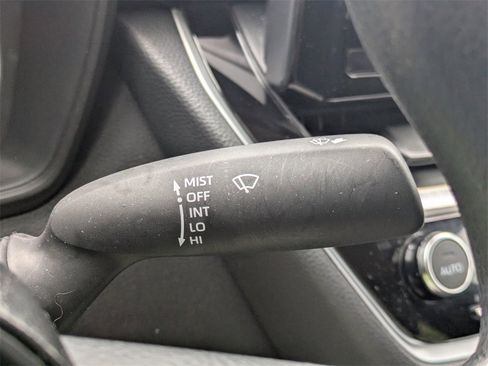 Used 2024 Toyota Corolla LE image 29