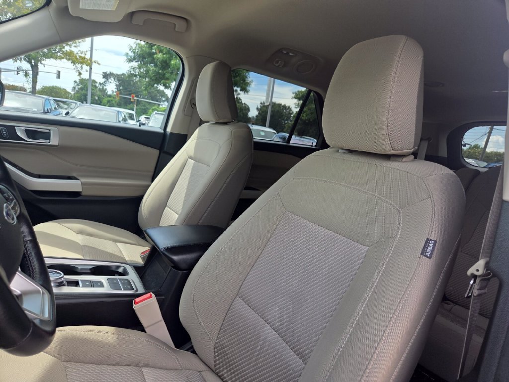 Used 2023 Ford Explorer XLT RWD image 11