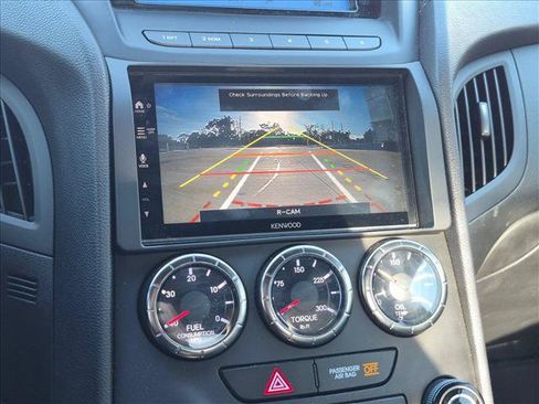 Used 2015 Hyundai Genesis 3.8 RWD image 9