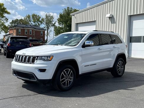 Used 2021 Jeep Grand Cherokee Limited w/ Trailer Tow Group IV AWD/4WD image 3
