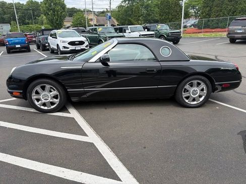 Used 2005 Ford Thunderbird RWD image 4