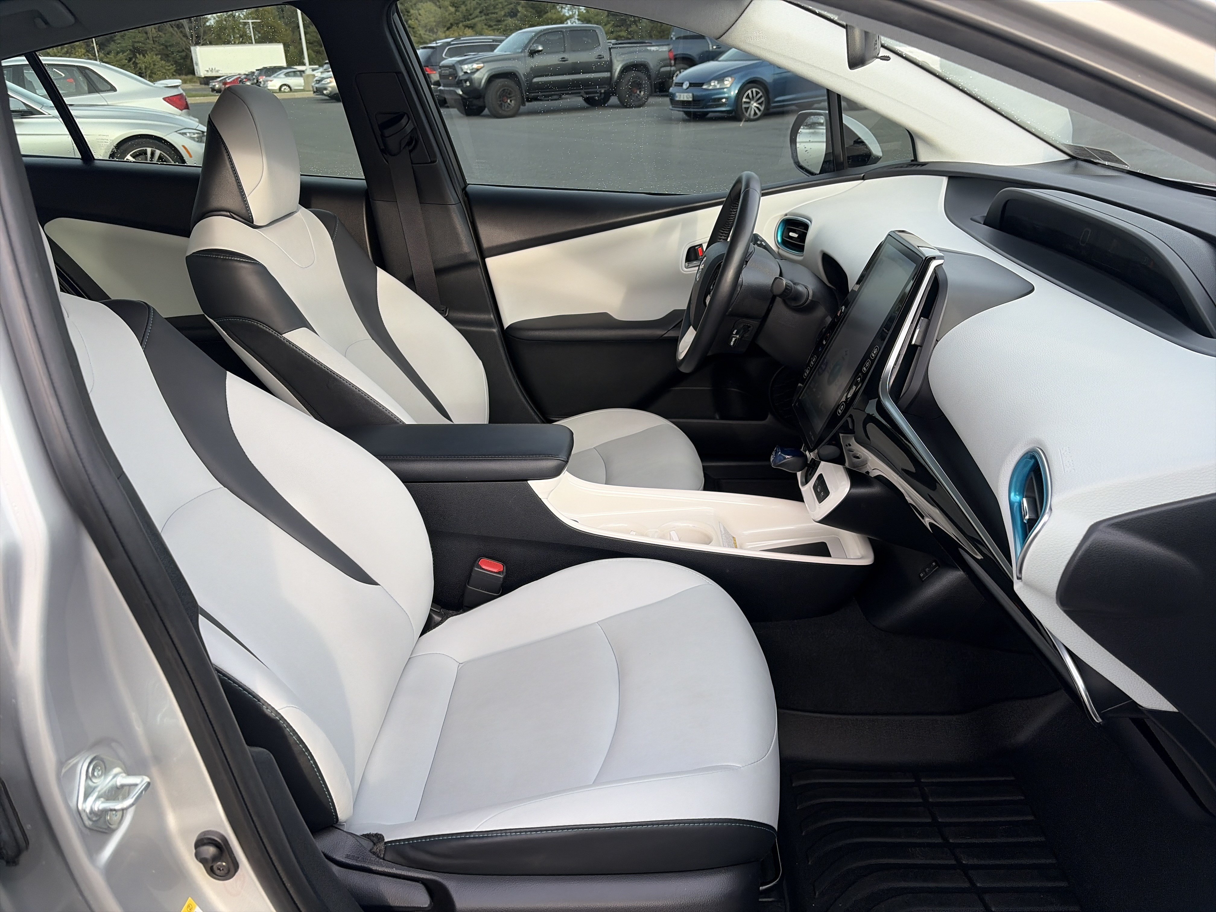 Used 2019 Toyota Prius Prime Premium FWD image 23