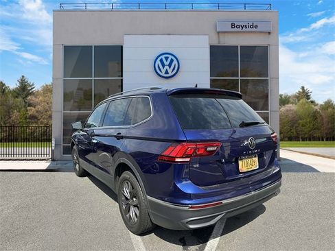 Certified 2022 Volkswagen Tiguan SE image 6