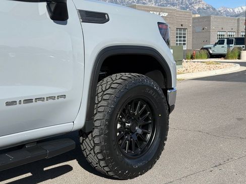 Used 2024 GMC Sierra 1500 Pro w/ Pro Value Package AWD/4WD image 4