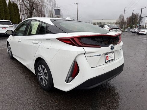 Certified 2021 Toyota Prius Prime Limited image 6