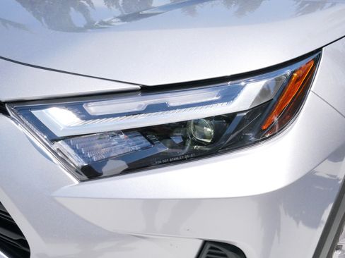 Used 2025 Toyota RAV4 XLE w/ Convenience Package FWD image 6