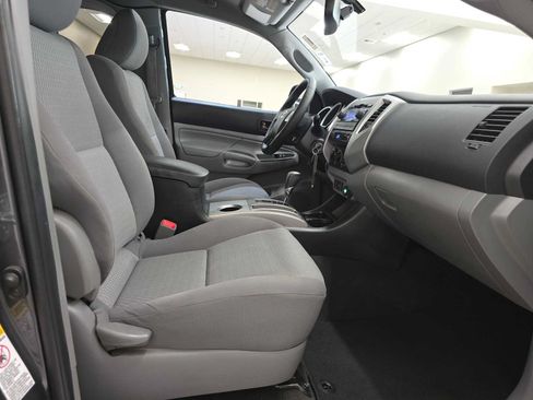Used 2012 Toyota Tacoma 2WD Access Cab w/ SR5 Pkg image 25