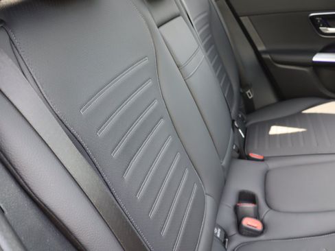 Used 2025 Mercedes-Benz GLC 300 4MATIC w/ AMG Line image 30