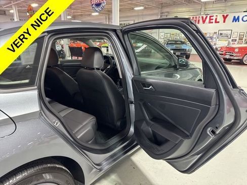 Used 2024 Volkswagen Jetta SE FWD image 31