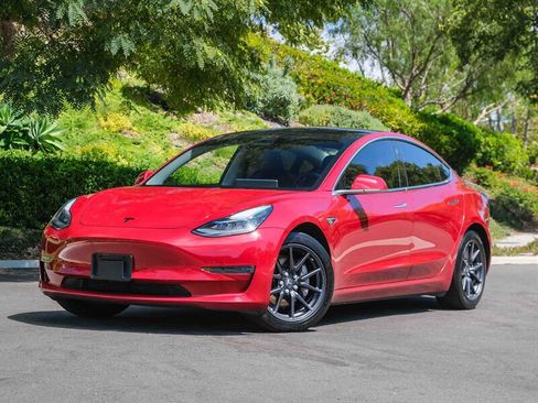 Used 2018 Tesla Model 3 Mid Range image 1