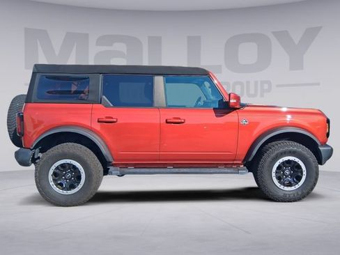 Used 2023 Ford Bronco Outer Banks w/ Sasquatch Package AWD/4WD image 3