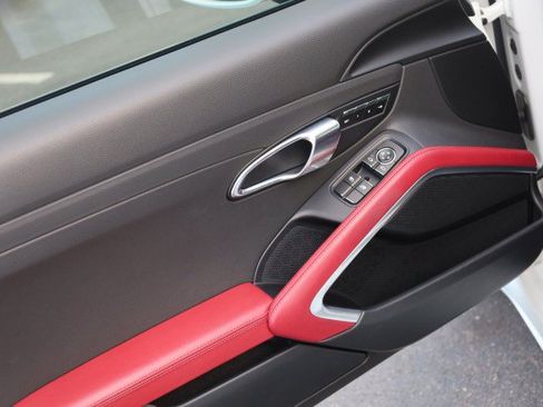Used 2019 Porsche 718 Cayman S RWD image 22