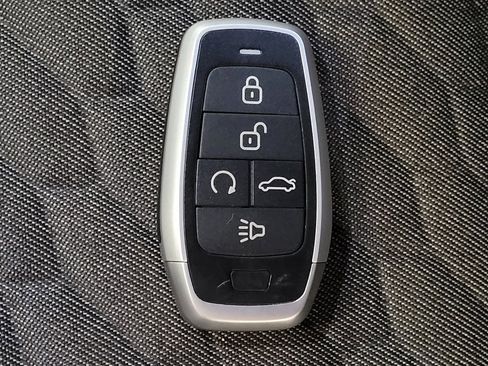 Used 2021 Chevrolet Equinox LT w/ Driver Convenience Package FWD image 32