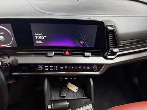 Used 2023 Kia Sportage SX image 31