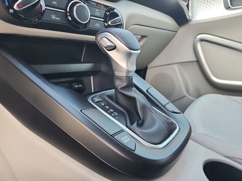 Used 2024 Kia Soul LX image 13