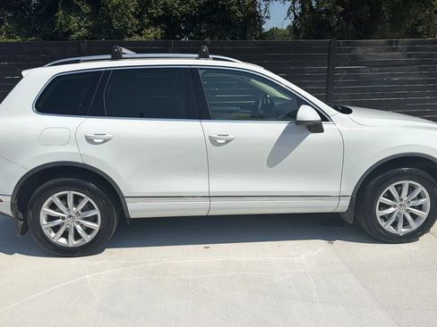 Used 2015 Volkswagen Touareg Sport AWD/4WD image 8