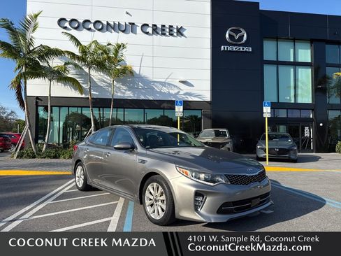 Used 2018 Kia Optima EX w/ Technology Package image 1