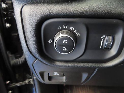 Used 2022 RAM 1500 TRX AWD/4WD image 19