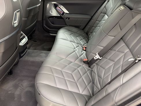 Used 2023 BMW 740i RWD image 21