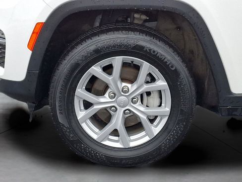 Used 2024 Jeep Grand Cherokee Limited AWD/4WD image 29