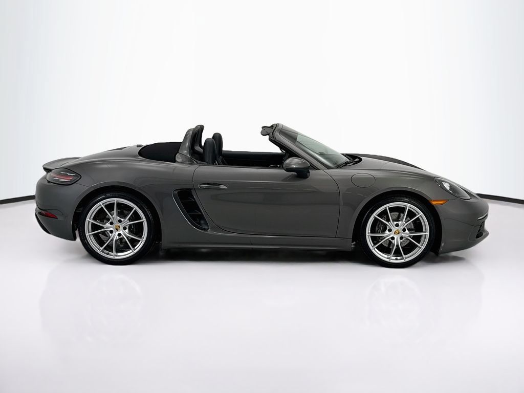 Used 2018 Porsche 718 Boxster RWD image 4