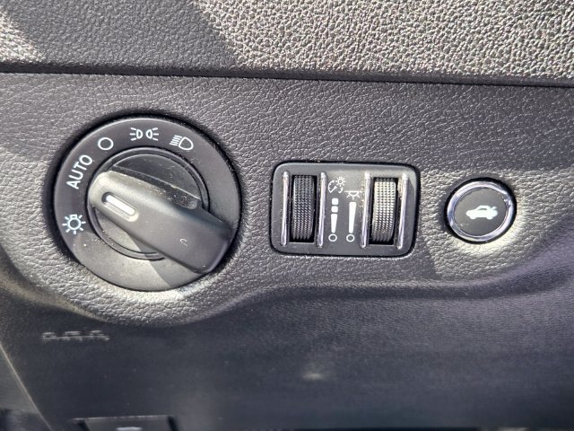 Used 2023 Dodge Charger SXT RWD image 30