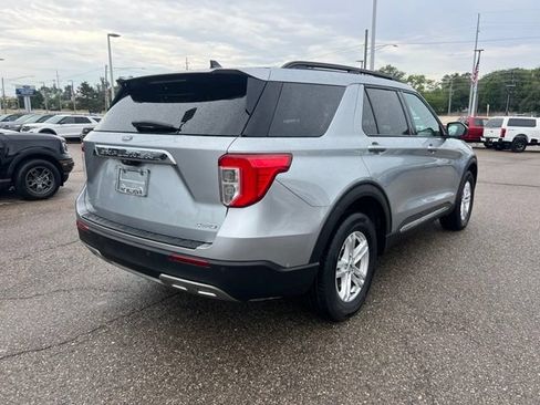 Certified 2023 Ford Explorer XLT w/ Equipment Group 202A AWD/4WD image 4