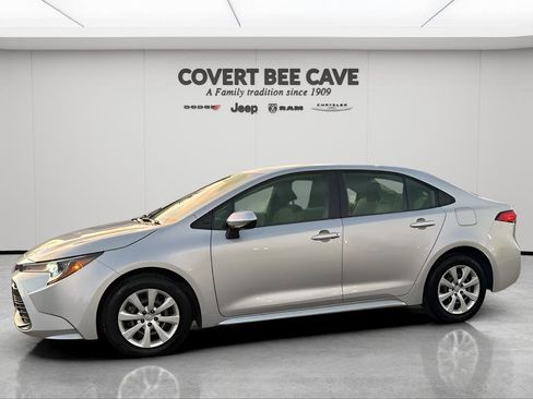 Used 2023 Toyota Corolla LE image 4